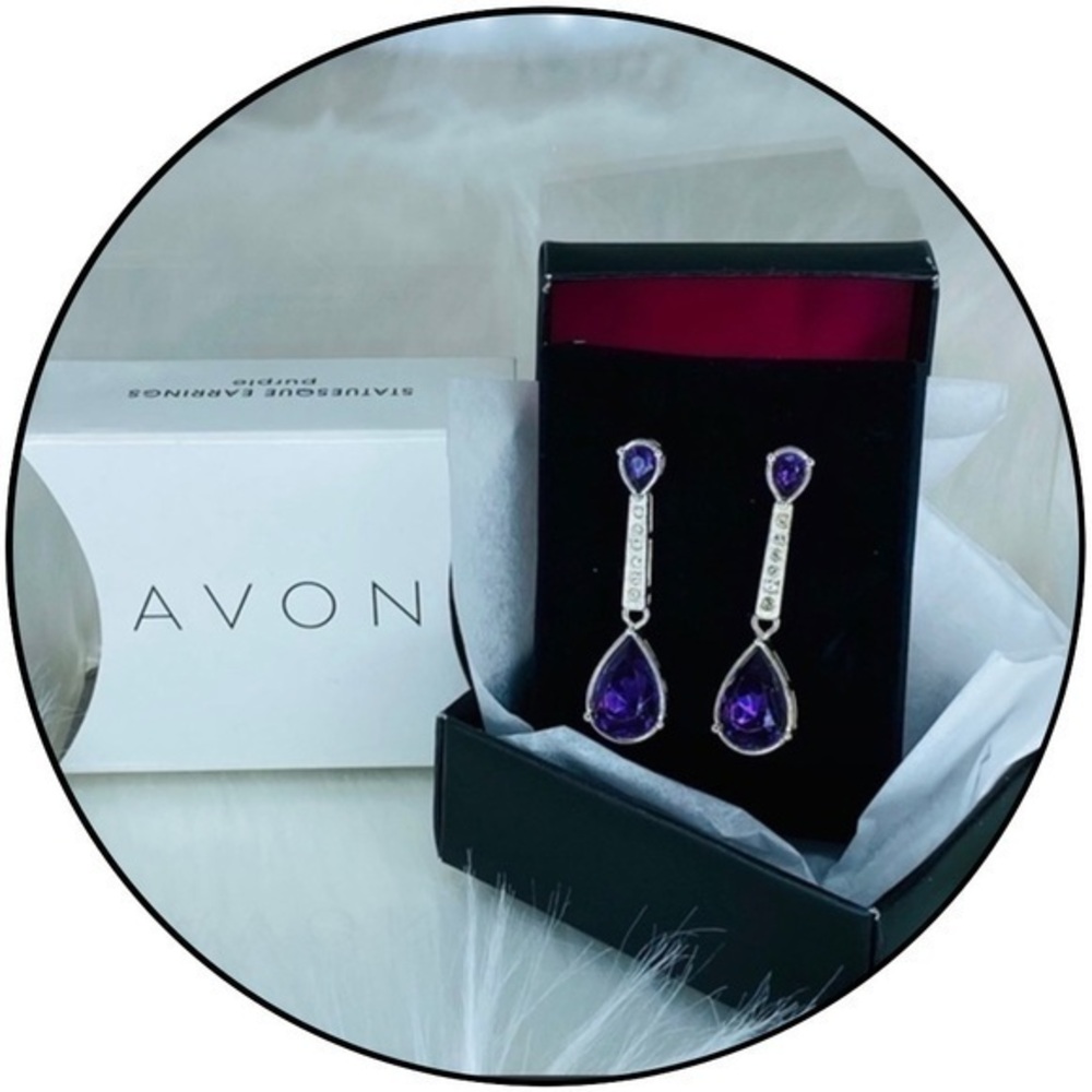 STATUESQUE EARRINGS- Purple AVON